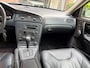 Volvo S60 2.4 Edition Automaat / bj.2000 / kleur: oker / leder / climate / trekhaak /etc. NAP met 243226 km.en APK is tot 06/2027.