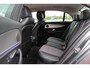 Mercedes-Benz E-klasse 200 Ambition AMG / Dealer Onderhouden / Camera / Navigatie / Dodehoek / 19'' / Leder&Alcantara / Cruise Control