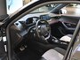 Peugeot e-2008 SUV GT Pack 50 kWh | Navigatie | Achteruitrijcamera | Dodehoekbewaking | Adaptieve Cruise Control