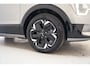 Kia Niro EV e-Niro DynamicLine 64.8 kWh 3-fase [ Navi Adapt.cruise Apple / Android Camera Stoel-en stuurverwarming ]