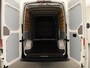 Volkswagen Crafter 35 2.0 TDI L4H3 Highline EURO VI 140 pk Automaat | Verlengde garantie | Navigatie | Parkeersensoren (Park assist) | Achteruitrijcamera | Adaptieve cruise control |