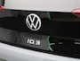 Volkswagen ID.3 Pro 58 kWh | Navigatie | Apple carplay \ Adaptieve cruise controle | Climate control | Stuur en Stoelverwarming | Achteruitrij camera | Verwarmbaar voorrruit | Keyless | Sfeerverlichting | 19"Inch velgen |