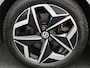 Volkswagen ID.3 Pro 58 kWh | Navigatie | Apple carplay \ Adaptieve cruise controle | Climate control | Stuur en Stoelverwarming | Achteruitrij camera | Verwarmbaar voorrruit | Keyless | Sfeerverlichting | 19"Inch velgen |