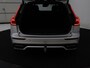 Volvo V60 2.0 T4 R-Design Panoramadak | Full LED | Trekhaak | Carplay | Pilot assist | Navigate | Stoel & Stuurverwarming | Achteruitrij camera | Cruise control | Climate control