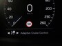 Volvo V60 2.0 T4 R-Design Panoramadak | Full LED | Trekhaak | Carplay | Pilot assist | Navigate | Stoel & Stuurverwarming | Achteruitrij camera | Cruise control | Climate control