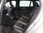 Volvo V60 2.0 T4 R-Design Panoramadak | Full LED | Trekhaak | Carplay | Pilot assist | Navigate | Stoel & Stuurverwarming | Achteruitrij camera | Cruise control | Climate control