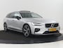 Volvo V60 2.0 T4 R-Design Panoramadak | Full LED | Trekhaak | Carplay | Pilot assist | Navigate | Stoel & Stuurverwarming | Achteruitrij camera | Cruise control | Climate control