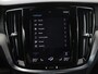 Volvo V60 2.0 T4 R-Design Panoramadak | Full LED | Trekhaak | Carplay | Pilot assist | Navigate | Stoel & Stuurverwarming | Achteruitrij camera | Cruise control | Climate control
