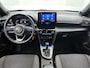 Toyota Yaris Cross 1.5 Hybrid Dynamic + Limited Dealer Onderhouden | Parkeersensoren voor+achter | Stoelverwarming | Climate Control | Cruise Control Adaptive | Achteruitrijcamera | Navigatie | Apple CarPlay/Android Auto |