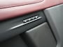 Land Rover Range Rover Evoque 1.5 P300e AWD R-Dynamic SE PHEV 309pk | Trekhaak Afn. | Adaptive Cruise | Head Up | 360 Camera | Meridian Audio | Lederen Sportstoelen Memory & Verwarmd | Keyless | Blis | Stuur Verwarmd | Apple Carplay | 20"L.M | Plug In Hybrid