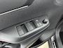 Toyota Yaris Cross 1.5 Hybrid Dynamic | Apple Carplay / Android Auto | Stoel-/stuurverwarming | Verwarmbare voorruit | Adaptive Cruise | Full LED | Keyless | Clima | Camera | 17 inch | All SEASON