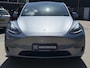 Tesla Model Y Long Range AWD 75 kWh VAN: 44.900,- VOOR: 42.877,- UW WKVOORDEEL: 2.023,- | SOH 94%| QUICKSILVER!| TESLA FABRIEKSGARANTIE TOT 02-2028/ 80.000KM | FABRIEKSGARANTIE OP ACCU & AANDRIJFLIJN TOT 2032 OF 192.000 KM | BTW VERREKENBAAR