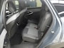 Peugeot e-5008 Allure Avantage 73 kWh 7p | Fase 3 laden | SOH 96,88 | Trekhaak | All season | Navigatie | Stoelverwarming | NL auto |