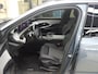 Peugeot e-5008 Allure Avantage 73 kWh 7p | Fase 3 laden | SOH 96,88 | Trekhaak | All season | Navigatie | Stoelverwarming | NL auto |