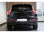 Volvo XC40 B4 Plus Dark | Trekhaak Semi-elektrisch | Adaptieve Cruise Control | Pilot Assist | Verwarmbare voorstoelen | Verwarmbaar stuurwiel | Blind Spot Information System | Verwarmbare voorruit | Parkeercamera | Parkeersensoren voor + achter |