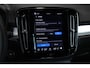 Volvo XC40 B4 Plus Dark | Trekhaak Semi-elektrisch | Adaptieve Cruise Control | Pilot Assist | Verwarmbare voorstoelen | Verwarmbaar stuurwiel | Blind Spot Information System | Verwarmbare voorruit | Parkeercamera | Parkeersensoren voor + achter |