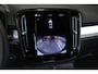 Volvo XC40 B4 Plus Dark | Trekhaak Semi-elektrisch | Adaptieve Cruise Control | Pilot Assist | Verwarmbare voorstoelen | Verwarmbaar stuurwiel | Blind Spot Information System | Verwarmbare voorruit | Parkeercamera | Parkeersensoren voor + achter |