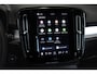 Volvo XC40 B4 Plus Dark | Trekhaak Semi-elektrisch | Adaptieve Cruise Control | Pilot Assist | Verwarmbare voorstoelen | Verwarmbaar stuurwiel | Blind Spot Information System | Verwarmbare voorruit | Parkeercamera | Parkeersensoren voor + achter |