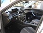 Peugeot 2008 SUV Blue Lease Allure 100 pk | Panoramisch schuifdak | Navigatie | Achteruitrijcamera | Stoelverwarming | Apple Carplay/ Android auto