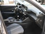 Peugeot 2008 SUV Blue Lease Allure 100 pk | Panoramisch schuifdak | Navigatie | Achteruitrijcamera | Stoelverwarming | Apple Carplay/ Android auto