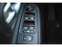 Jeep Renegade 1.4 MultiAir Limited | Climate Control | Cruise Control | Trekhaak | Panoramadak | Achteruitrijcamera | Stoel- en Stuurverwarming |