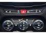 Jeep Renegade 1.4 MultiAir Limited | Climate Control | Cruise Control | Trekhaak | Panoramadak | Achteruitrijcamera | Stoel- en Stuurverwarming |