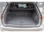 Volkswagen Touareg 3.0 TSi 4MOTION R Trekhaak Luchtvering Camera Nightvision
