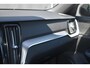 Volvo V60 B4 Automaat R-Design | Harman Kardon Premium Sound | Adaptieve Cruise Control | BLIS | Parkeercamera | Standkachel | Elektrische verstelbare voorstoelen | Stoel-/Stuurwielverwarming | Noodreservewiel | Navigatie |