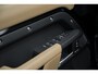 Land Rover Defender 110 P300e 110 Dynamic HSE l Cold Climate pack l Black exterior Pack l Head-UP Display l Elektrische trekhaak l