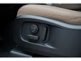 Land Rover Defender 110 P300e 110 Dynamic HSE l Cold Climate pack l Black exterior Pack l Head-UP Display l Elektrische trekhaak l