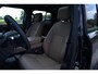 Land Rover Defender 110 P300e 110 Dynamic HSE l Cold Climate pack l Black exterior Pack l Head-UP Display l Elektrische trekhaak l
