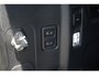 Land Rover Defender 110 P300e 110 Dynamic HSE l Cold Climate pack l Black exterior Pack l Head-UP Display l Elektrische trekhaak l