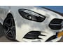 Mercedes-Benz B-klasse 200 Business Solution AMG | Panorama dak | AUTOMAAT | Stoelverwarming| Achteruitrijcamera | Trekhaak |