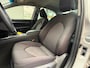 Toyota Camry 2.5 Hybrid Active Camera | Elektrische Stoel | Adaptieve Cruise | Climate | Bluetooth | 17" Lichtmetaal | Parkeersensoren | Achteruitrijcamera | Airco (automatisch) | Cruise control adaptief met Stop&Go