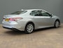 Toyota Camry 2.5 Hybrid Active Camera | Elektrische Stoel | Adaptieve Cruise | Climate | Bluetooth | 17" Lichtmetaal | Parkeersensoren | Achteruitrijcamera | Airco (automatisch) | Cruise control adaptief met Stop&Go