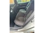 Toyota Camry 2.5 Hybrid Active Camera | Elektrische Stoel | Adaptieve Cruise | Climate | Bluetooth | 17" Lichtmetaal | Parkeersensoren | Achteruitrijcamera | Airco (automatisch) | Cruise control adaptief met Stop&Go