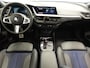 BMW 1-Serie 118i M-Sport Automaat Digitale Cockpit Climate control Stoel verwarming LED Sfeer verlichting Lichtmetalen velgen Navigatie Apple carplay/ Android auto Parkeersensoren