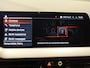 BMW 1-Serie 118i M-Sport Automaat Digitale Cockpit Climate control Stoel verwarming LED Sfeer verlichting Lichtmetalen velgen Navigatie Apple carplay/ Android auto Parkeersensoren