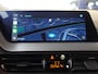 BMW 1-Serie 118i M-Sport Automaat Digitale Cockpit Climate control Stoel verwarming LED Sfeer verlichting Lichtmetalen velgen Navigatie Apple carplay/ Android auto Parkeersensoren