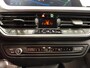BMW 1-Serie 118i M-Sport Automaat Digitale Cockpit Climate control Stoel verwarming LED Sfeer verlichting Lichtmetalen velgen Navigatie Apple carplay/ Android auto Parkeersensoren