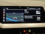 BMW 1-Serie 118i M-Sport Automaat Digitale Cockpit Climate control Stoel verwarming LED Sfeer verlichting Lichtmetalen velgen Navigatie Apple carplay/ Android auto Parkeersensoren