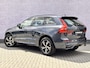 Volvo XC60 B5 R-Design Aut. | 360° Camera | Parkeersensoren | Navigatie | Apple Carplay | Android Auto | Keyless Entry | Elektrische Achterklep | Cruise Control Adaptief | BLIS | Nappa lederen bekleding |