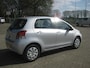 Toyota Yaris 1.3 VVTi Aspiration zuinige maar ook pittige auto met 6 versnellingen