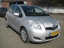 Toyota Yaris 1.3 VVTi Aspiration zuinige maar ook pittige auto met 6 versnellingen