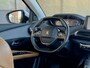 Peugeot 5008 1.2 AUT8 PREMIUM AVANTAGE 7 PERS PANODAK LEDER NAVI CAMERA DIGI-DASH APPLE-CARPLAY LED LMV PDC