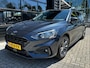 Ford Focus Wagon 1.5 150 PK Automaat ST Line X | TREKHAAK| LEDER| STUUR, STOEL EN VOORRUITVERWARMING| NAVIGATIE + APPLE CARPLAY/ANDROID AUTO| CAMERA + PARKEERSENSOREN| ELEK. KOFFERKLEP| DRAADLOZE TELEFOONLADER| DAB|