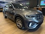 Volkswagen T-Roc 1.5 TSI R-Line DSG |Ergo bestuurderstoel|Stoelverwarming|NAVI&CARPLAY|TREKHAAK|IQ LED|CLIMA|