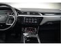 Audi E-tron e-tron 50 quattro Launch edition plus 71 kWh | Panoramadak | Stoelverwarming | Keyless | Apple Carplay | Luchtvering | Adaptive Cruise Control | Leer | Elek. Stoelen | BTW | NAP | Led | Black Style | PDC | SOH 84,94%