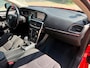 Volvo V40 1.6 T3 Kinetic Airco Cruise PDC Navi Trekhaak APK NAP