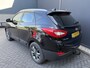 Hyundai ix35 1.6i GDI i-Vision Airco - Achteruitrijcamera - Navigatiesysteem - Cruise control - Parkeersensor achter - Licht metalen velgen 17 inch - Stoelverwarming - Mistlampen - Radio - Bluetooth - Dakrails - Elektrische ramen - Extra getint glas achter - Stuur multifunctioneel - Nieuwe APK keuring tot juni 2027